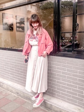 「アイテム（デニムジャケット、ピンク系）」を使った、Yü♡さん（レディース・169cm）の春コーディネート