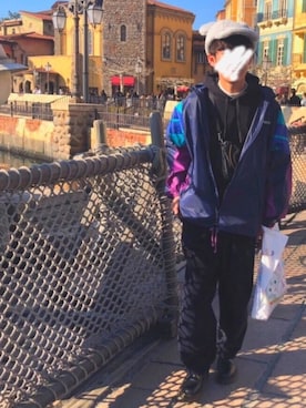 「disney」｜「アイテム（アナログ腕時計）」を使った、YUUさん（メンズ・175cm）の冬コーディネート