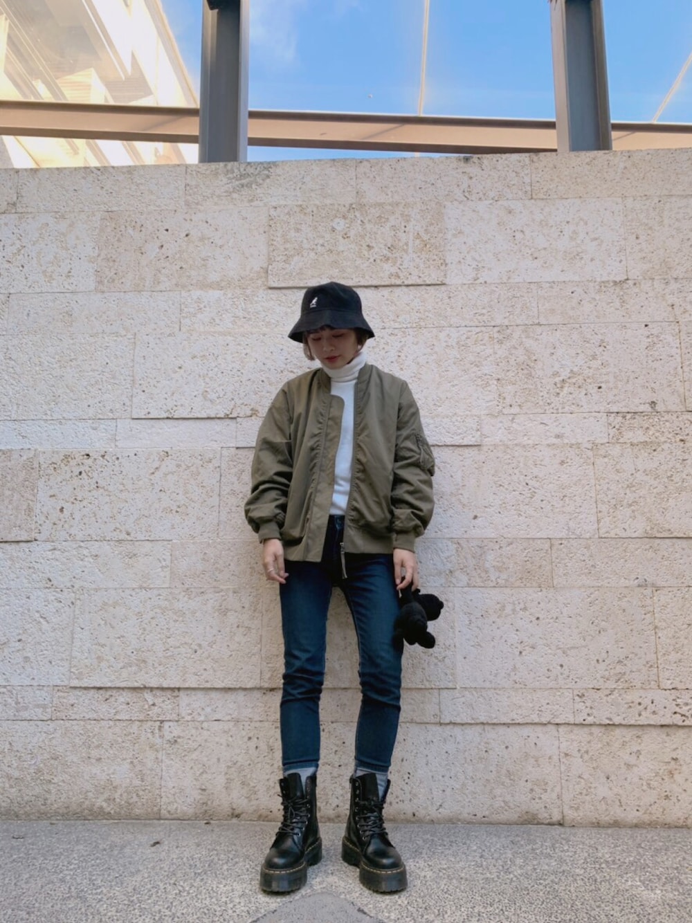 「UNIQLOのアイテム（トップス、ホワイト系）」を使った、ruby さん（レディース・162cm）の冬コーディネートの1枚目の写真