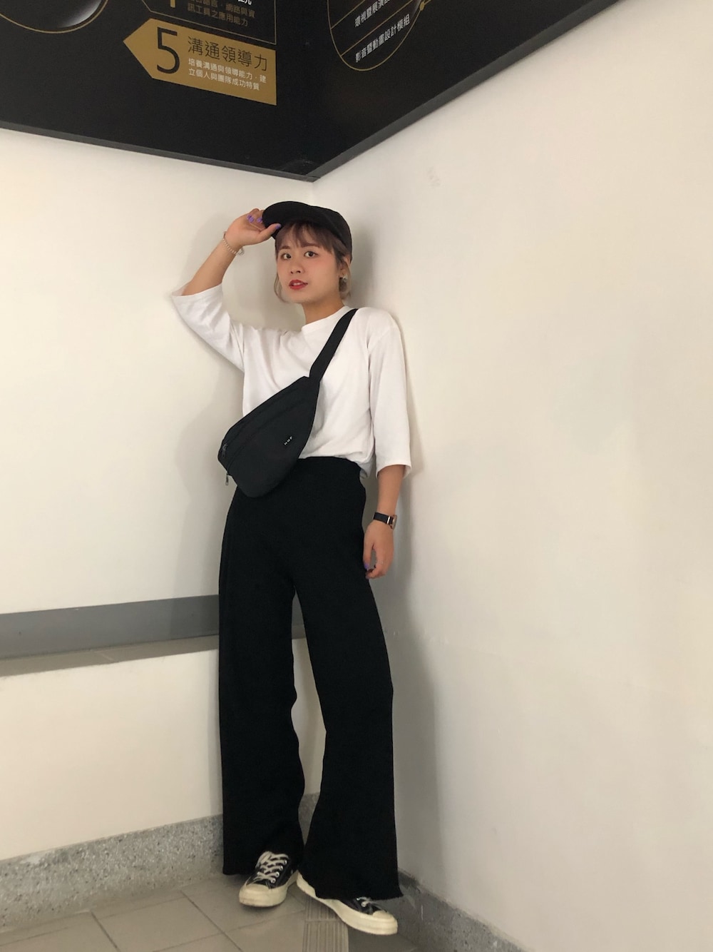 「HUFのアイテム（バッグ、ブラック系）」を使った、ruby さん（レディース・162cm）の春コーディネートの1枚目の写真