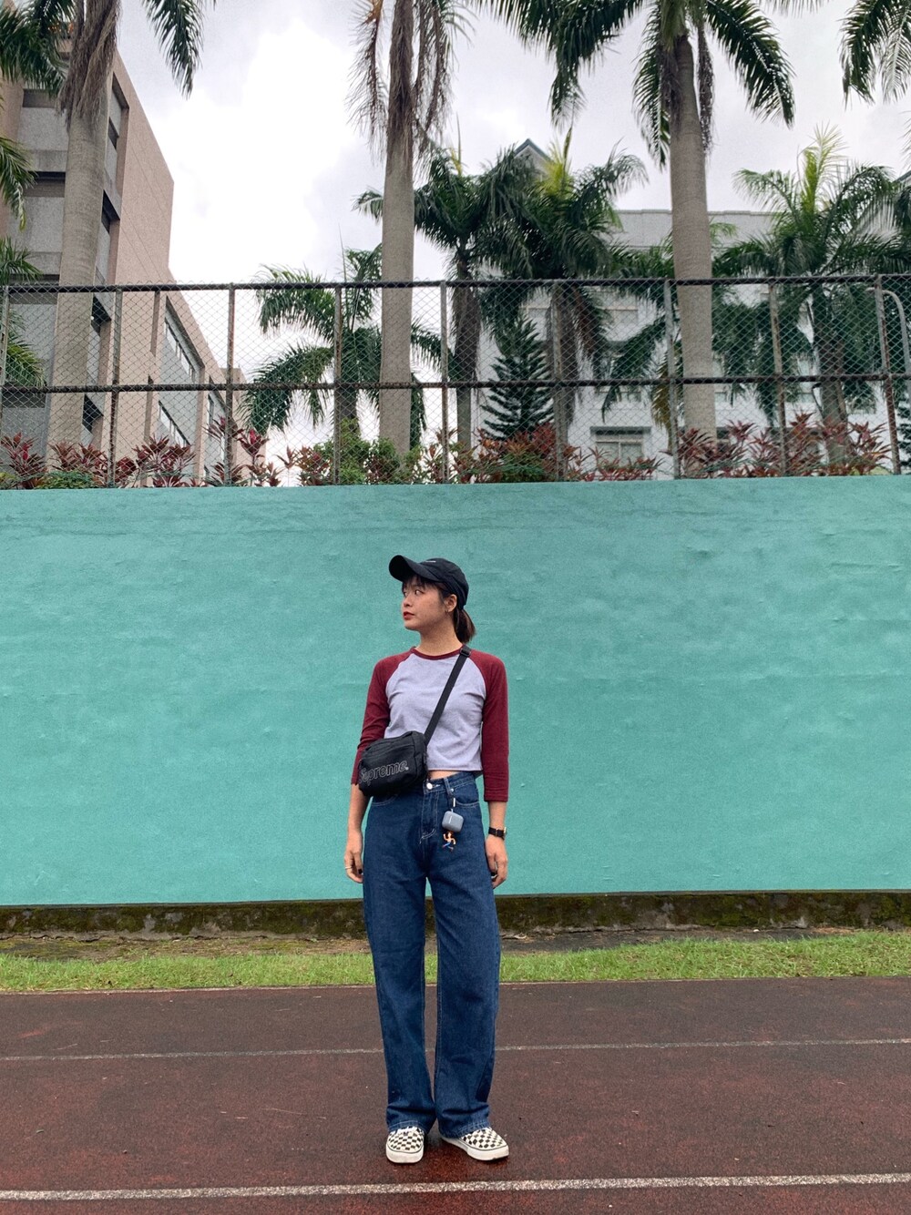 「NIKEのアイテム（帽子、ブラック系）」を使った、ruby さん（レディース・163cm）の秋コーディネートの1枚目の写真