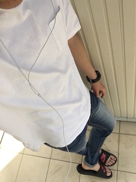 「Confirm（コンファーム）のアイテム（トップス、ホワイト系）」を使った、Yossyさん（メンズ）の春コーディネート