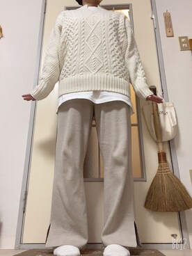 「GU（ジーユー）のアイテム（その他パンツ、ベージュ系）」を使った、あぽーにゃさん（レディース・155cm）の冬コーディネート