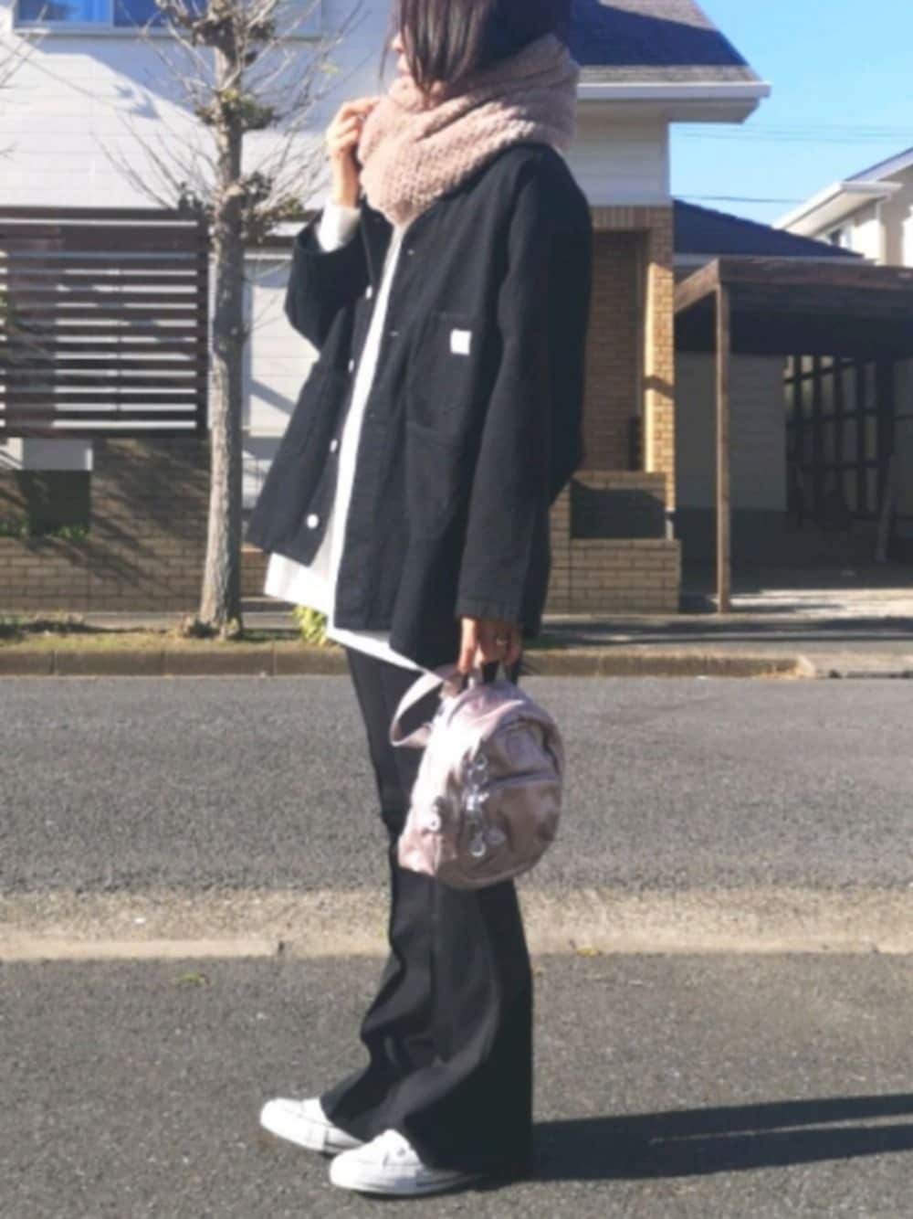 「キプリング、kipling、フリークスストア、フリークスストア(FREAK'S STORE)、カバーオール、シンプルコーデ、reca、ユニクロU、ユニクロ、クルーネック」｜「kiplingのグレイラ(メタリックローズギフト)（バックパック/リュック、ピンク系）」を使った、RIyO.さん（レディース・157cm）の秋コーディネートの1枚目の写真