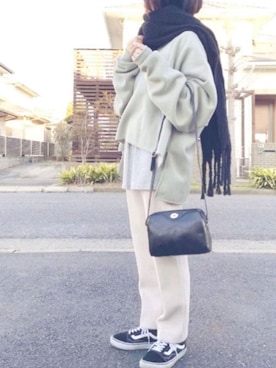 「SENSE OF PLACE by URBAN RESEAR」｜「アイテム（スウェット）」を使った、RIyO.さん（レディース・157cm）の冬コーディネート