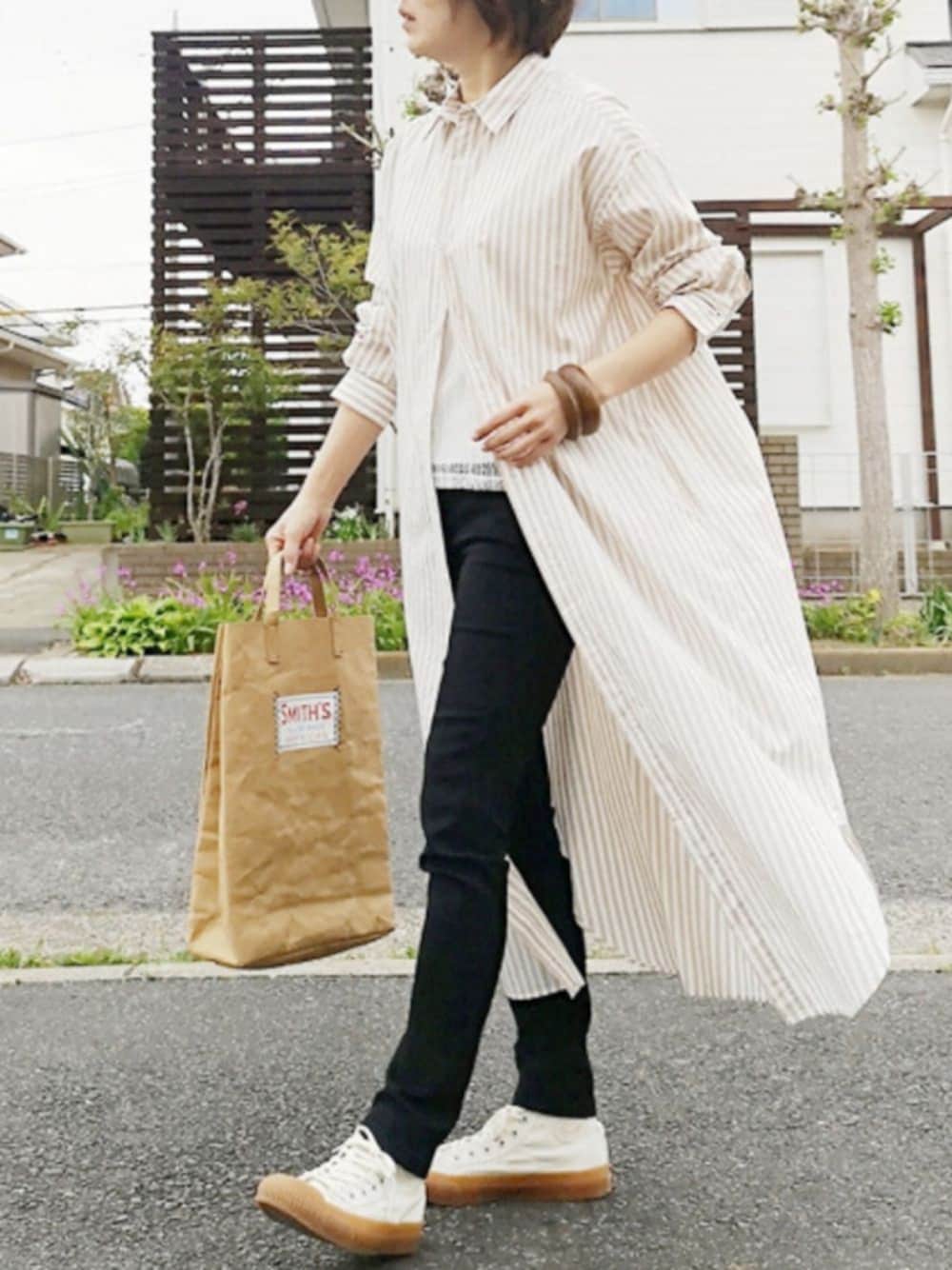 「EDWIN、FORK&SPOON、オトナカジュアル、スキニー、ハタラクロ、ストライプ、ワンピース、おしゃれさんと繋がりたい、カジュアルコーデ、PR」｜「B:MING by BEAMSのSMITH'S AMERICAN / トートバッグ（トートバッグ、ベージュ系）」を使った、RIyO.さん（レディース・159cm）の春コーディネートの1枚目の写真