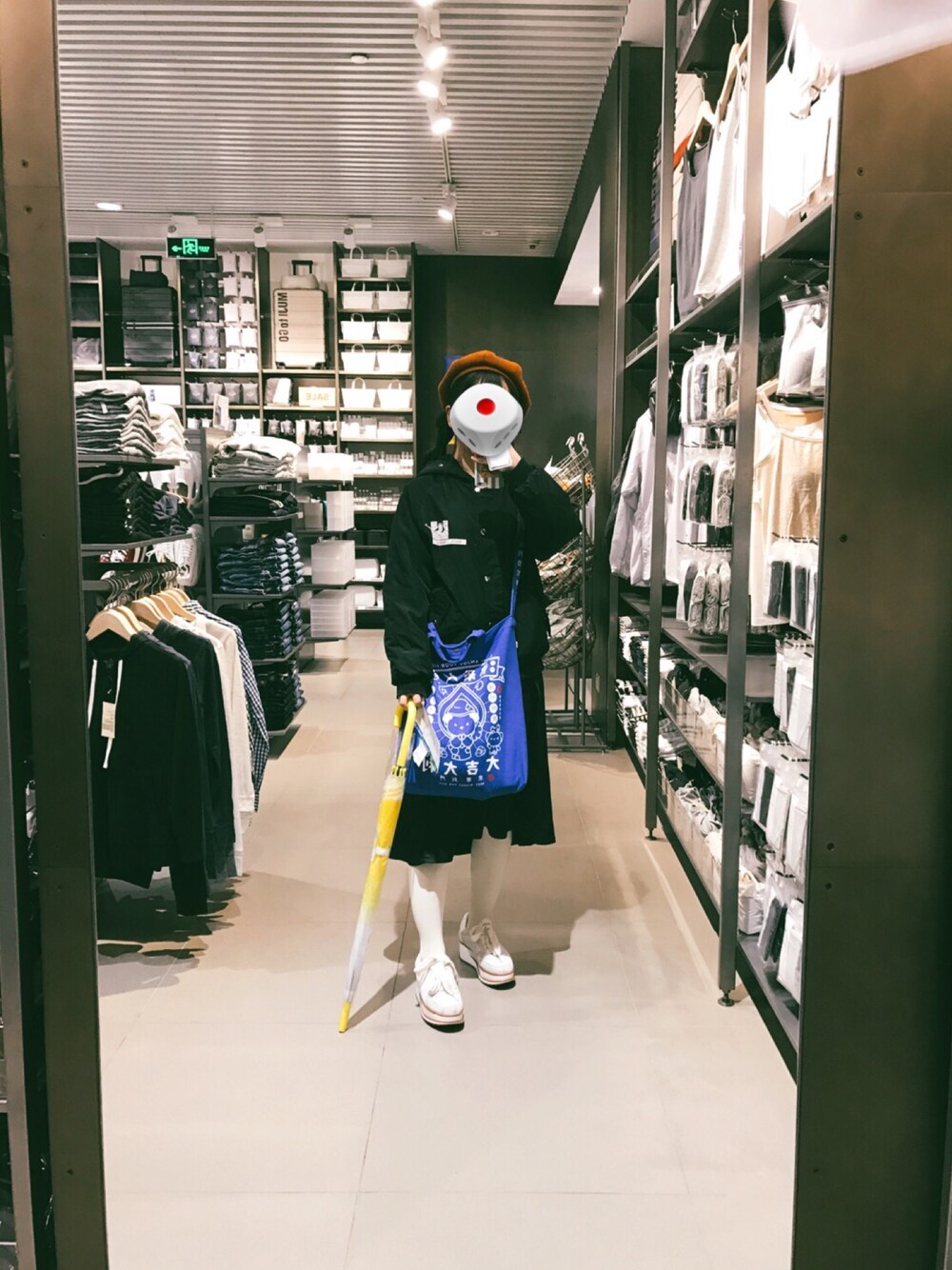 「日常」｜「titi honeyのアイテム（ジャケット/アウター、ブラック系）」を使った、是你的战士さん（レディース・155cm）の春コーディネートの1枚目の写真