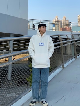 「Afgkのアイテム（トップス、ホワイト系）」を使った、Lanxさん（レディース・167cm）の冬コーディネート