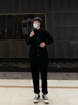 「UNIQLO（ユニクロ）のアイテム（シャツ/ブラウス、ブラック系）」を使った、Lanxさん（レディース・167cm）の冬コーディネート