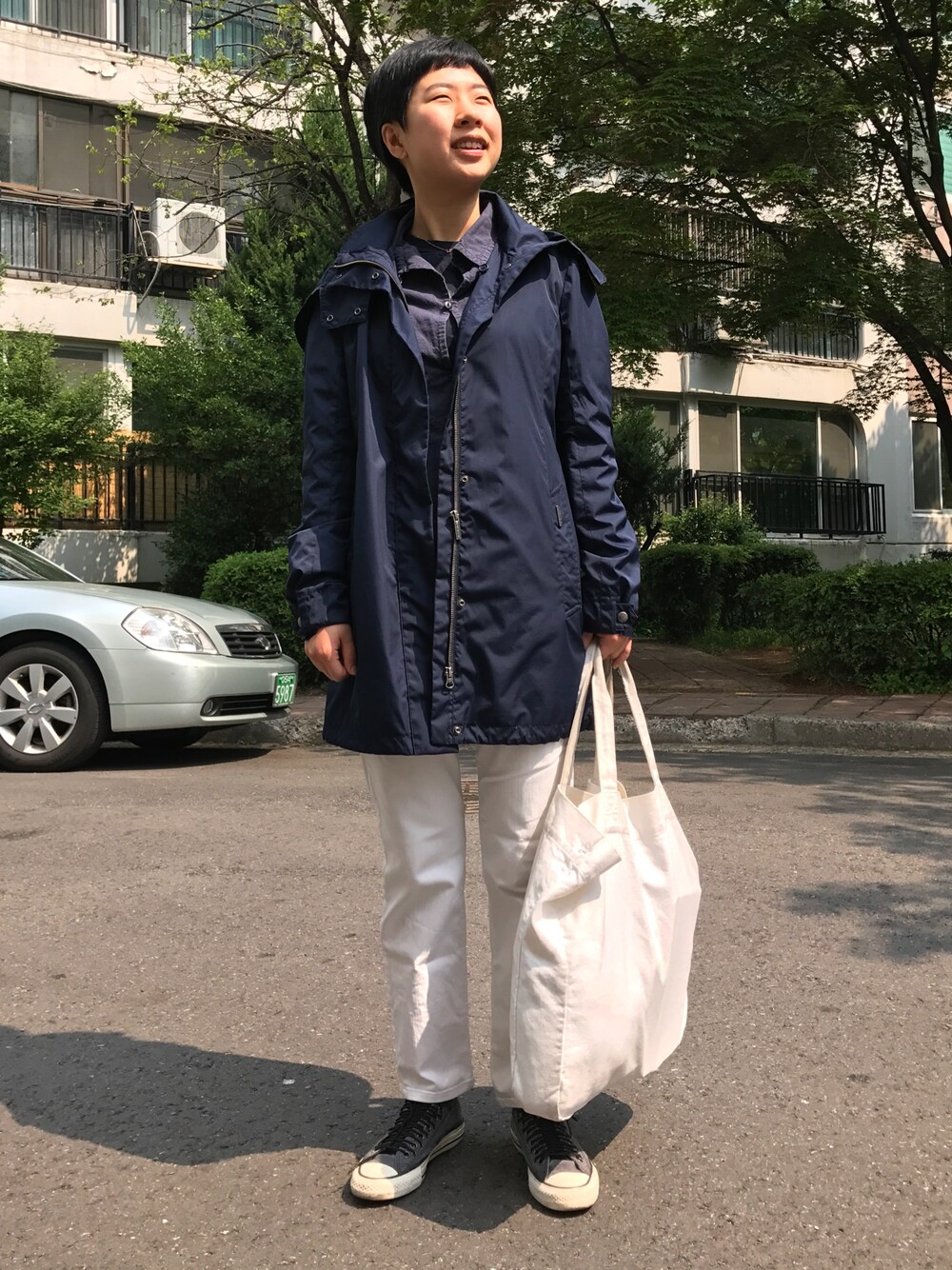 「WOOLRICH、MHL.」｜「WOOLRICHのアイテム（その他アウター、ブルー系）」を使った、synkmさん（レディース・162cm）の春コーディネートの1枚目の写真