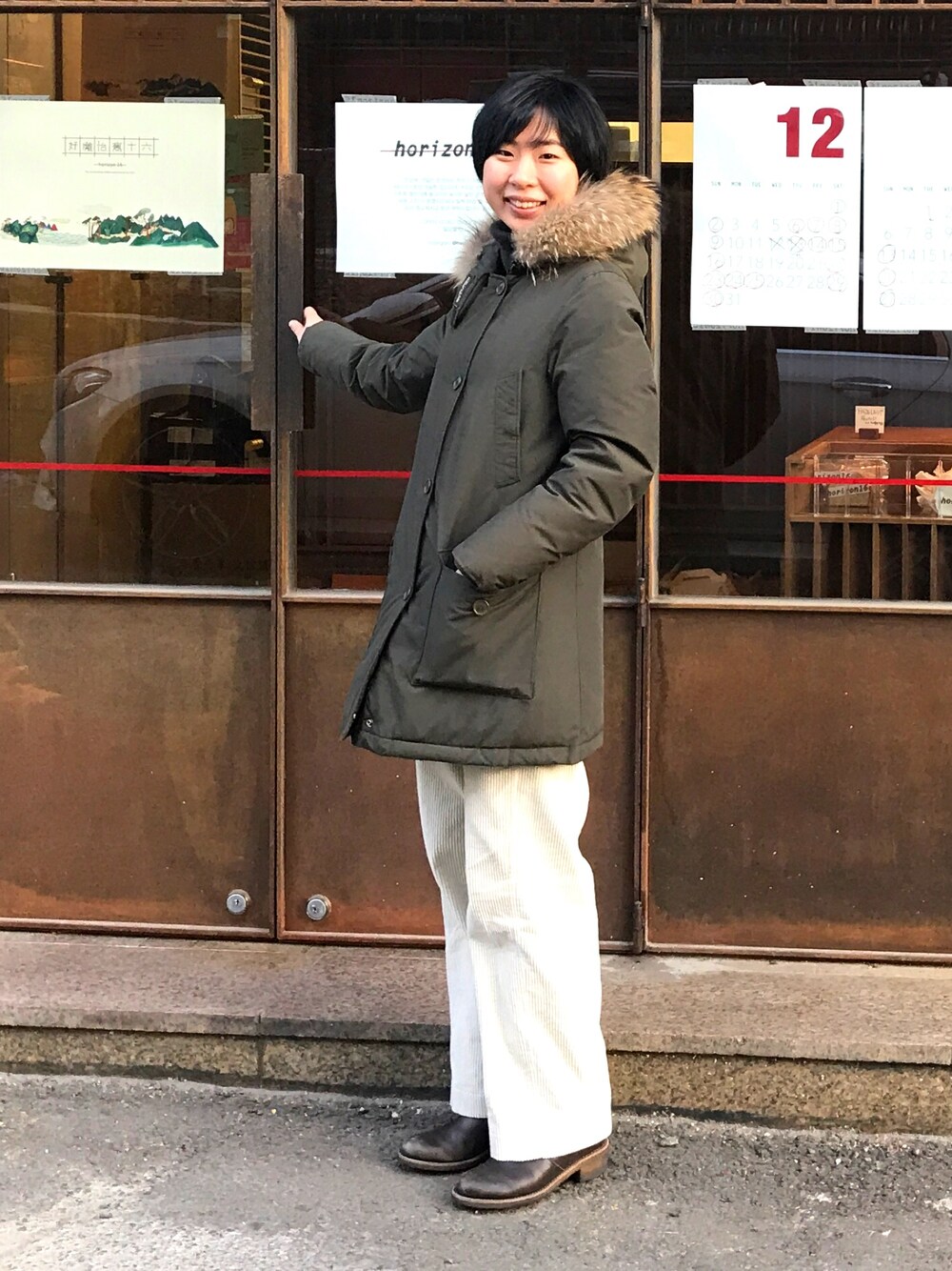 「A.P.C.、WOOLRICH」｜「WOOLRICHのアイテム（マウンテンパーカー、グリーン系）」を使った、synkmさん（レディース・162cm）の冬コーディネートの1枚目の写真