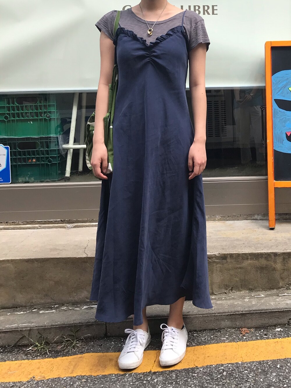 「sincerely julesのアイテム（ワンピース、ブルー系）」を使った、synkmさん（レディース・162cm）の秋コーディネートの1枚目の写真