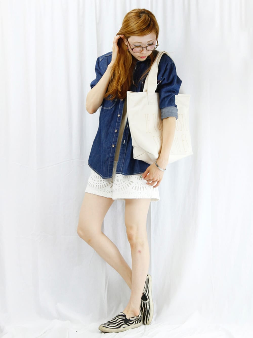 「夏コーデ、ootd、デニムシャツ、ショートパンツ」｜「Johnbullのアイテム（シャツ/ブラウス、ブルー系）」を使った、Sachiko Moriutiさん（レディース・168cm）の夏コーディネートの1枚目の写真
