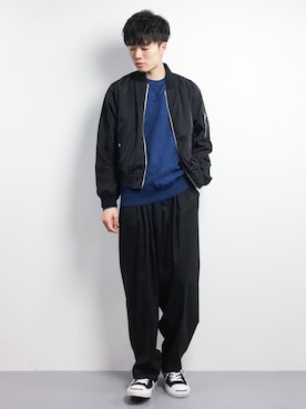 「knock through abstraction（ノックスルーアブストラクション）のアイテム（MA-1）」を使った、武井一輝さん（メンズ・173cm）の春コーディネート