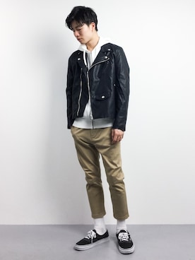 「SPINNS（スピンズ）のアイテム（ライダースジャケット）」を使った、武井一輝さん（メンズ・173cm）の春コーディネート