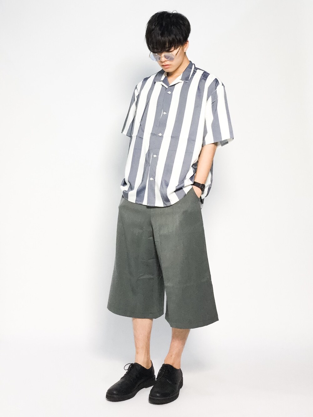 武井一輝さんの「ストライプ半袖オープンカラーシャツ（CIAOPANIC）」を使ったコーディネート