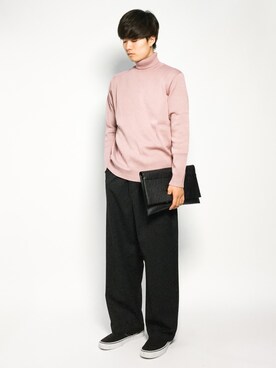 ピンク系のアイテムを使った タートルネック のメンズ人気ファッションコーディネート 季節 6月 8月 Wear