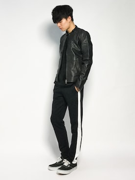 「jiggys shop（ジギーズショップ）のアイテム（ライダースジャケット）」を使った、武井一輝さん（メンズ・173cm）の秋コーディネート