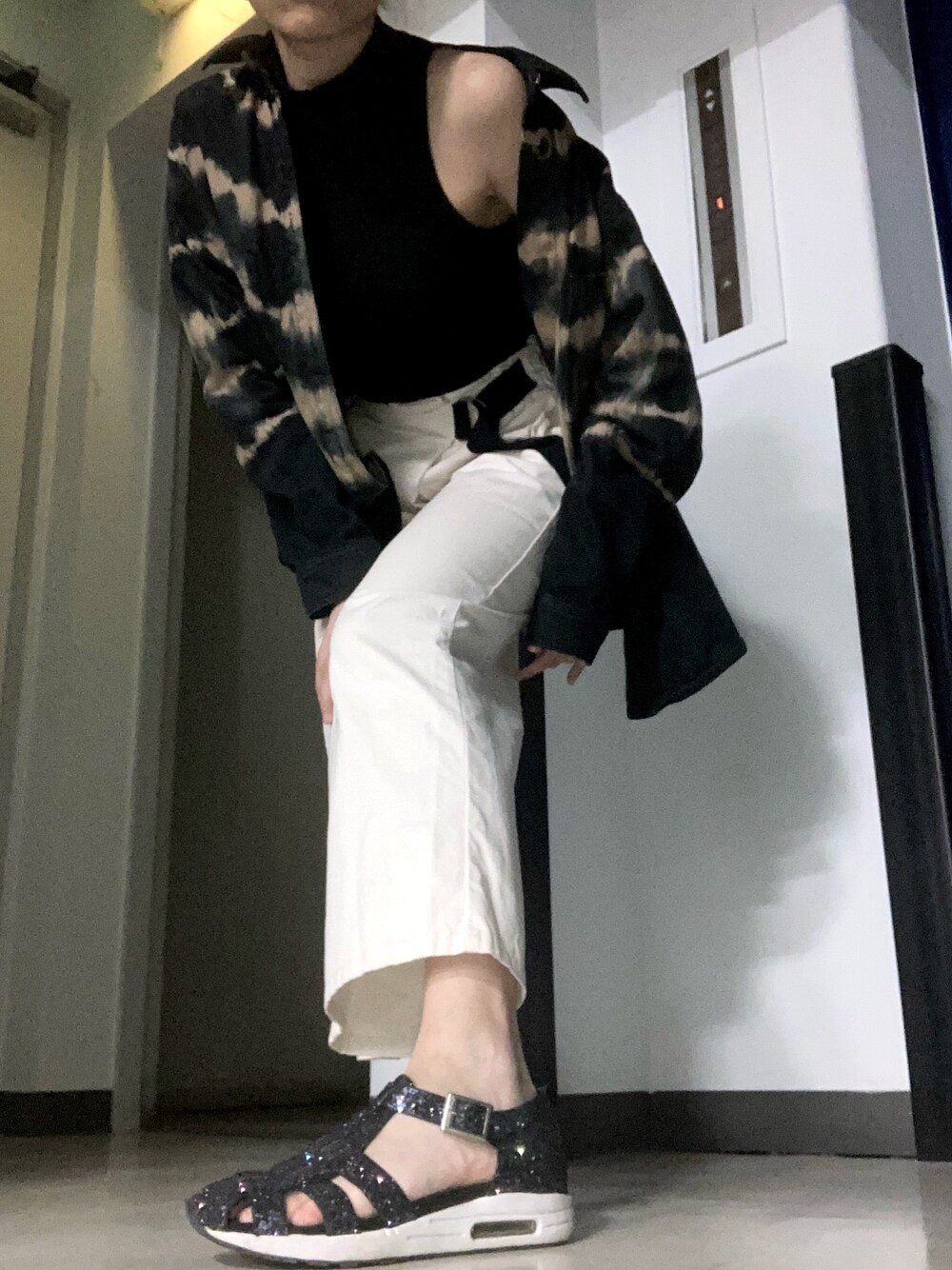 「ストリートコーデ、デニムジャケット、タイダイ柄、タイダイ、outfit、ootd」｜「GUのアイテム（その他パンツ、その他）」を使った、gralalaさん（レディース・163cm）の春コーディネートの1枚目の写真