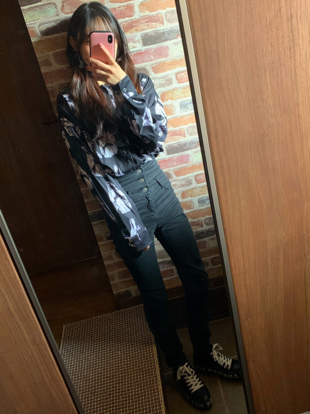 「GUのアイテム（パンツ、ブラック系）」を使った、なななさん（レディース・163cm）の秋コーディネートの1枚目の写真