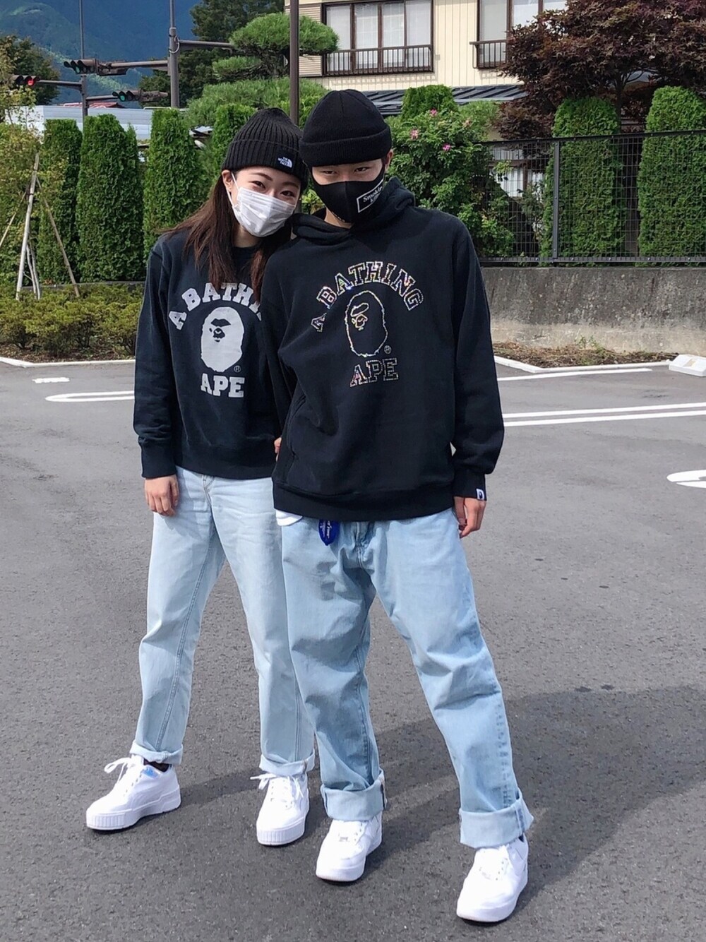 「シミラールック、ラブアンドピース2020、秋のコーデ、スニーカー、メンズライク、ストリート、PUMA、AIR FORCE 1、abathingape、THE NORTH FACE」｜「THE NORTH FACEの【THE NORTH FACE/ノースフェイス】ニットキャップcappucho lid（ニットキャップ/ビーニー、ブラック系）」を使った、atobuK enakAさん（レディース・163cm）の秋コーディネートの1枚目の写真