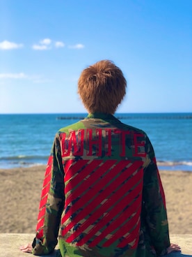 「OFF-WHITE」｜「アイテム（ミリタリージャケット）」を使った、ryuseiさん（メンズ・174cm）の春コーディネート