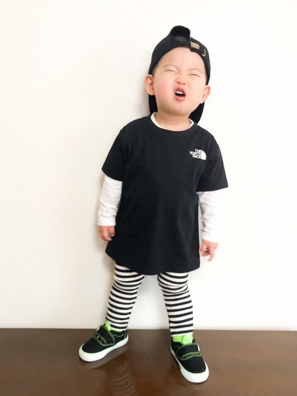 「お誕生日おめでとう！、キャップ、1歳、90cm、男の子、Tシャツ、THE NORTH FACE、レイヤードスタイル、レギンス、VANS」｜「B:MING by BEAMSのB:MING by BEAMS / ワッペン ローキャップ 20FW（キャップ、ブラック系）」を使った、akishiさん（キッズ・90cm）の春コーディネートの1枚目の写真