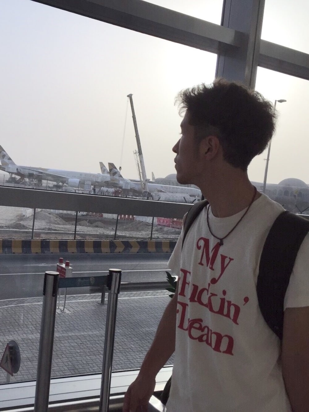 「Mのアイテム（Tシャツ/カットソー、ホワイト系）」を使った、Miyujiさん（メンズ・167cm）の秋コーディネートの1枚目の写真