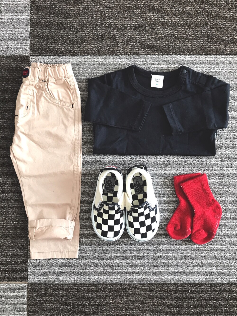 「ベビー」｜「VANSのアイテム（スリッポン、その他）」を使った、いっちところさん（レディース・161cm）の秋コーディネートの1枚目の写真