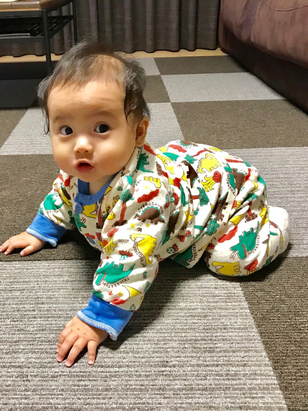 「ベビー」｜「Birthdayのアイテム（その他ベビー用品、ホワイト系）」を使った、いっちところさん（キッズ・70cm）の秋コーディネートの1枚目の写真
