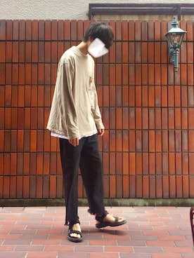 「DISCOVERED（ディスカバード）のアイテム（スラックス）」を使った、D.i.gさん（メンズ・180cm）の夏コーディネート