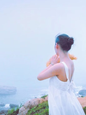 「海」｜「アイテム（ジャンパースカート）」を使った、Jy玉玉yuさん（レディース・167cm）の秋コーディネート