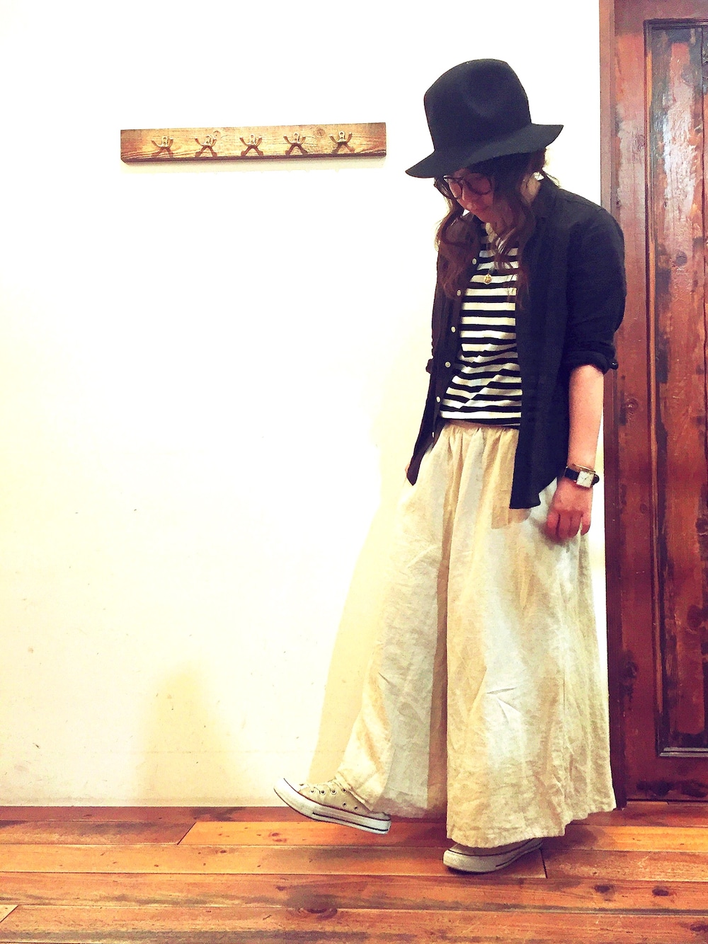 「ootd、outfit、casual、カジュアル、CUBE SUGAR、キューブシュガー、ボーダートップス、スカンツ、モノトーン、シンプル」｜「CUBE SUGARのアイテム（シャツ/ブラウス、ブラック系）」を使った、Mayuka Yamamotoさん（レディース・162cm）の春コーディネートの1枚目の写真