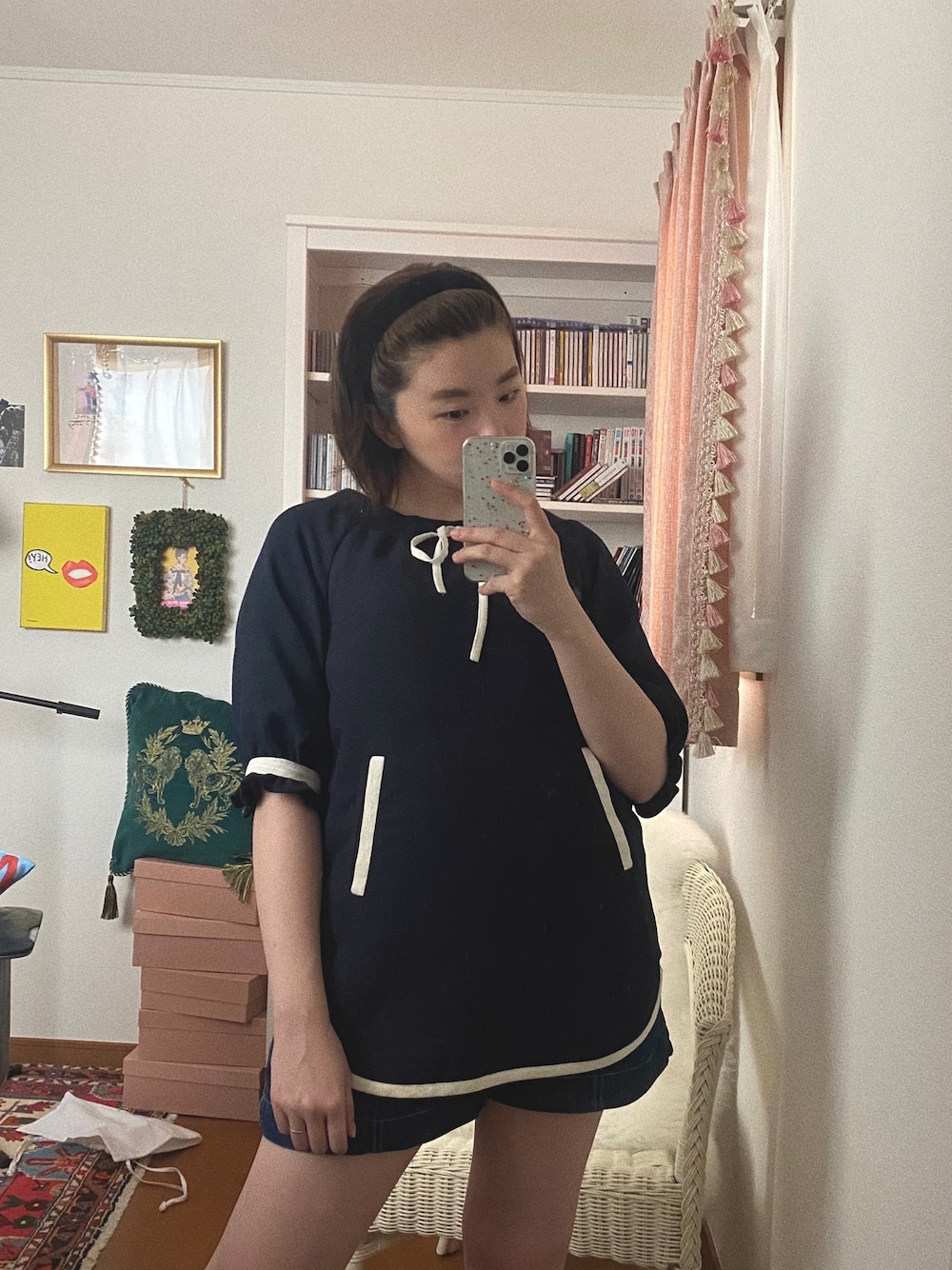 「シンプル、オトナカジュアル、ootd、ユニクロ、おしゃれさんと繋がりたい、ブラウス、カチューシャ、オトナガーリー、ガーリー、お洒落さんとつながりたい」｜「UNIQLOのデニムイージーショーツ（その他パンツ、ブルー系）」を使った、maimieさん（レディース・159cm）の夏コーディネートの1枚目の写真
