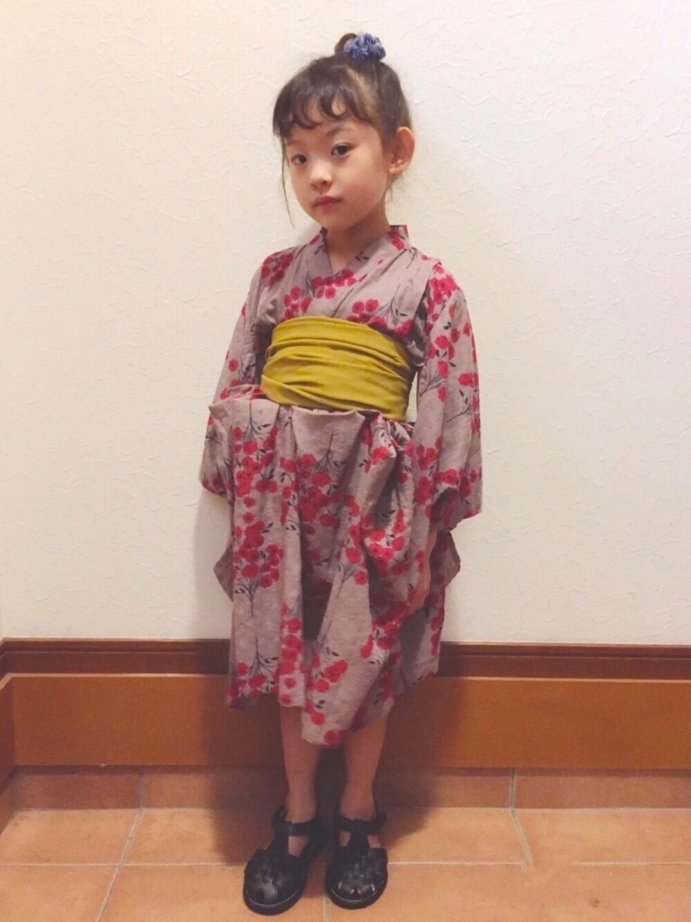 「浴衣、夏コーデ、夏、キッズコーデ、令和ピンクを纏え、浴衣女子、おだんごヘアー」｜「apres les coursのメッシュ編みサンダル（サンダル、ブラック系）」を使った、あたち時々ぼく。さん（キッズ・110cm）の夏コーディネートの1枚目の写真