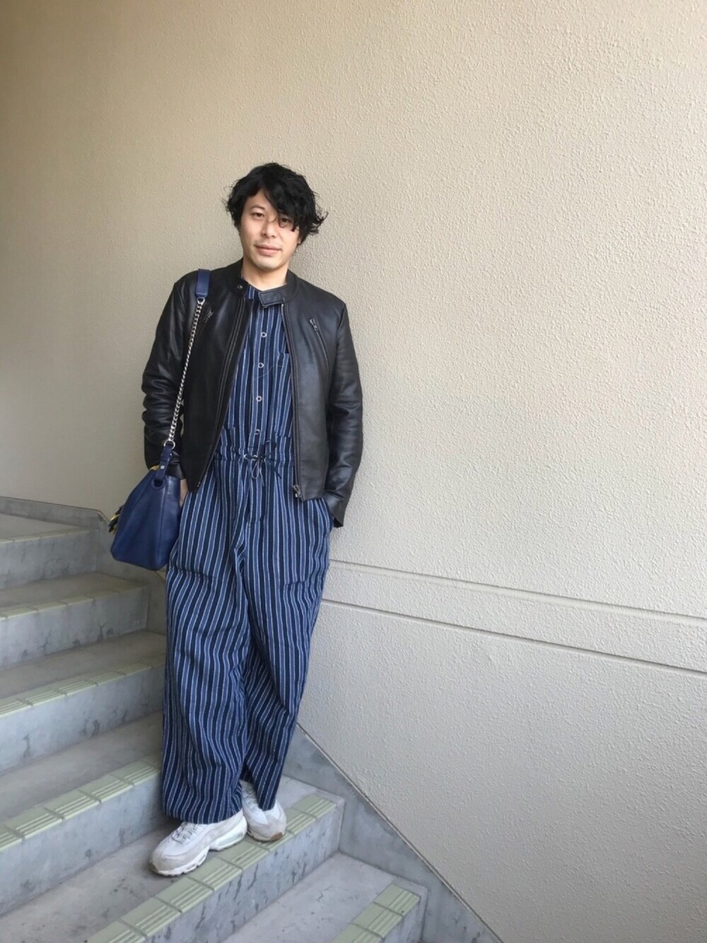 「カジュアル、お洒落さんとつながりたい、オトナカジュアル、休日スタイル、オールインワン、digawel、Maison Martin Margiela、ライダース、LOEWE」｜「MARTIN MARGIELAのレザーライダースJKT（ライダースジャケット、ブラック系）」を使った、マーチンさん（メンズ・170cm）の春コーディネートの1枚目の写真