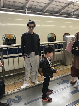 「green label relaxing（グリーンレーベルリラクシング）のアイテム（ライダースジャケット）」を使った、マーチンさん（メンズ・170cm）の春コーディネート