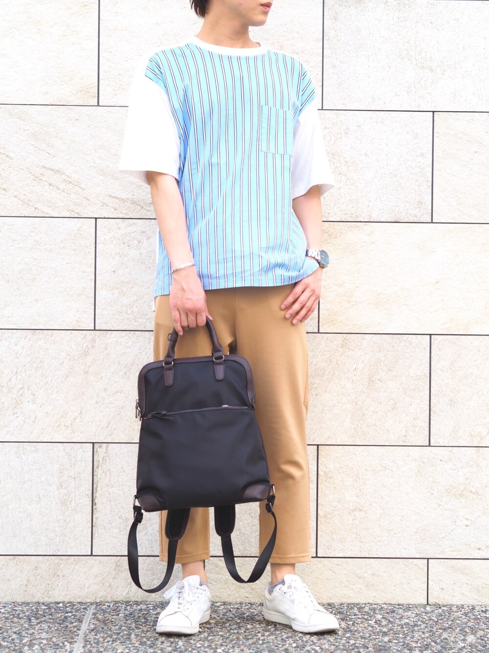 「GUSCIO、GUSCIO UOMO、POUTOJOURU、夏コーデ、おしゃれさんと繋がりたい、今日のコーデ、リラックススタイル、スニーカー、カジュアル、プチプラコーデ」｜「GUSCIOの【グッシオゴールド】縦型２WAYリュック　A4対応（バックパック/リュック、ブラック系）」を使った、けんTea☕️さん（メンズ・170cm）の夏コーディネートの1枚目の写真