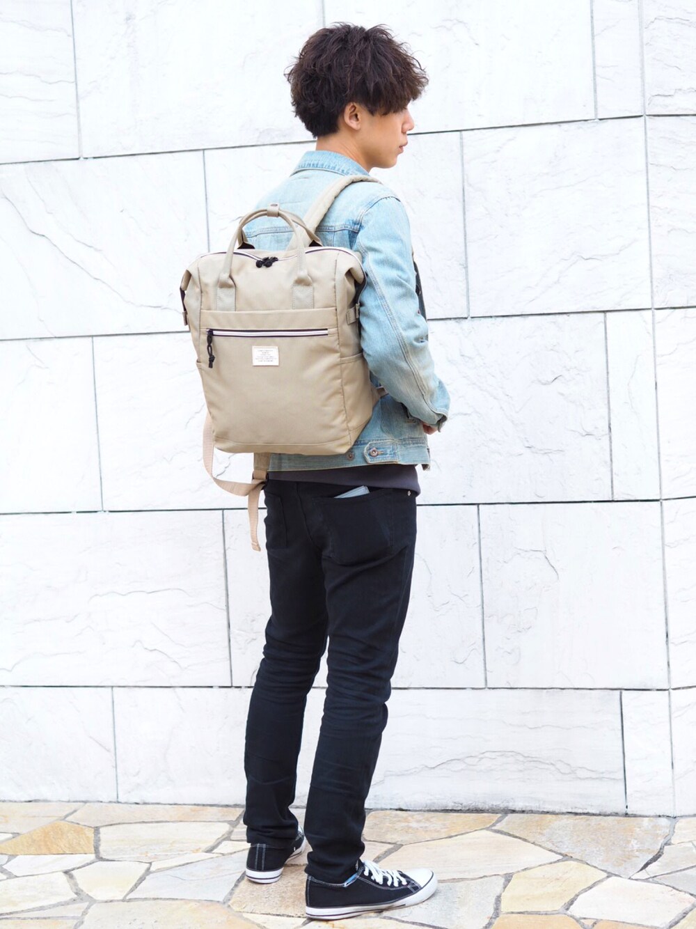 「秋のコーデ、カジュアル、秋服、GUSCIO、GUSCIO UOMO、POUTOJOURU、170cm、お洒落さんとつながりたい、シンプルコーデ、リュック」｜「WEGOのWEGO/ストレッチツイルスキニーパンツ（チノパンツ、ブラック系）」を使った、けんTea☕️さん（メンズ・170cm）の秋コーディネートの1枚目の写真
