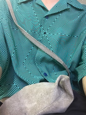 「MYne（マイン）のアイテム（トップス）」を使った、熊谷一平さん（メンズ・165cm）の春コーディネート