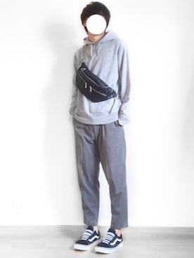 「オールグレー」｜「アイテム（バッグ）」を使った、Masaさん（メンズ・168cm）の春コーディネート
