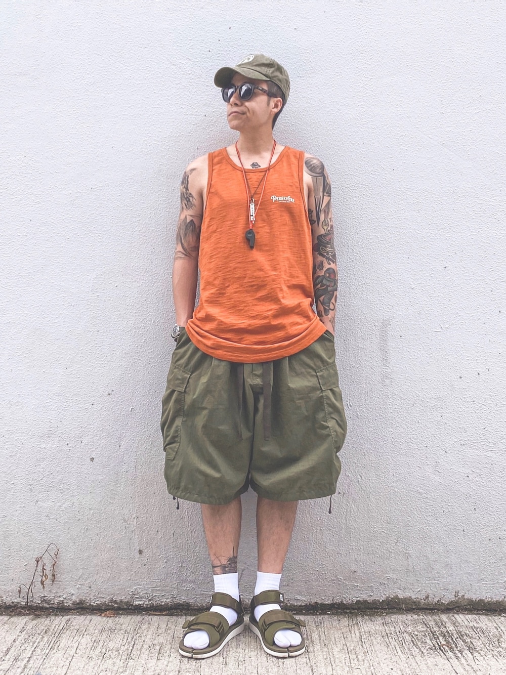 「ootd、夏、tank top、suicoke、Maharishi、Anglan、自拍豪、descendant、CARGO PANT、背心」｜「DESCENDANTのアイテム（キャップ、グリーン系）」を使った、自拍豪 Calixさん（メンズ・172cm）の夏コーディネートの1枚目の写真