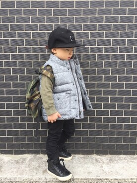 「アイテム（ダウンベスト）」を使った、JIN.Mさん（キッズ・90cm）の春コーディネート