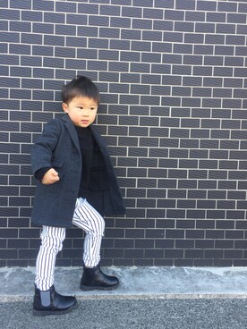 「BRANSHES（ブランシェス）のアイテム（チェスターコート）」を使った、JIN.Mさん（キッズ・90cm）の冬コーディネート