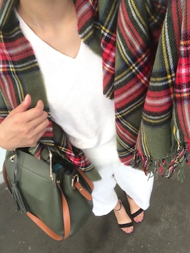 「カーキ×ホワイト」｜bubuさん（レディース・163cm）の秋コーディネート