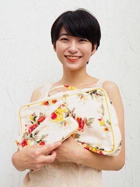 「フラワープリント」｜「アイテム（財布/小物）」を使った、キッドブルーさん（レディース・152cm）の冬コーディネート