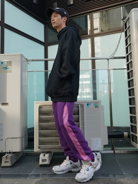 「MYne（マイン）のアイテム（パーカー）」を使った、KIKAKUさん（メンズ・175cm）の秋コーディネート