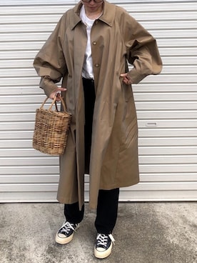 「チャックテイラー」｜「アイテム（トレンチコート）」を使った、SARAさん（レディース・165cm）の秋コーディネート