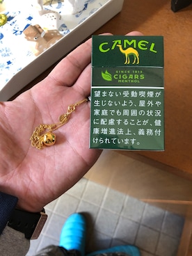 「タバコ」｜「アイテム（アクセサリー）」を使った、渋川剛気さん（メンズ・176cm）の秋コーディネート
