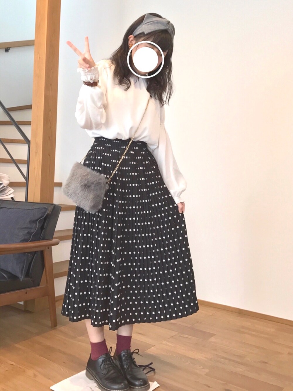 「ラブアンドピース2017、リボンターバン、ドットスカート、ドット、ブラウス、おしゃれさんと繋がりたい、プリーツスカート、niko and ...、ボリューム袖、GU」｜「ROPE' PICNICのリブビッグリボンヘアターバン（ヘアバンド、グレー系）」を使った、manaさん（レディース・157cm）の秋コーディネートの1枚目の写真